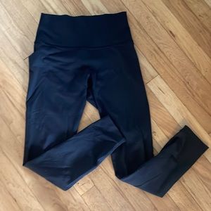 Lightly worn Lululemon black high-rise align leggings- size 6